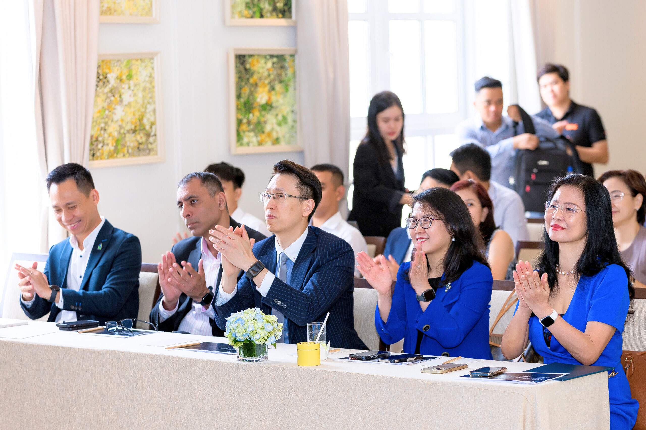 le-cong-bo-hop-tac-giua-softdreams-va-standard-chartered-viet-nam-buoc-tien-moi-cho-doanh-nghiep-so 