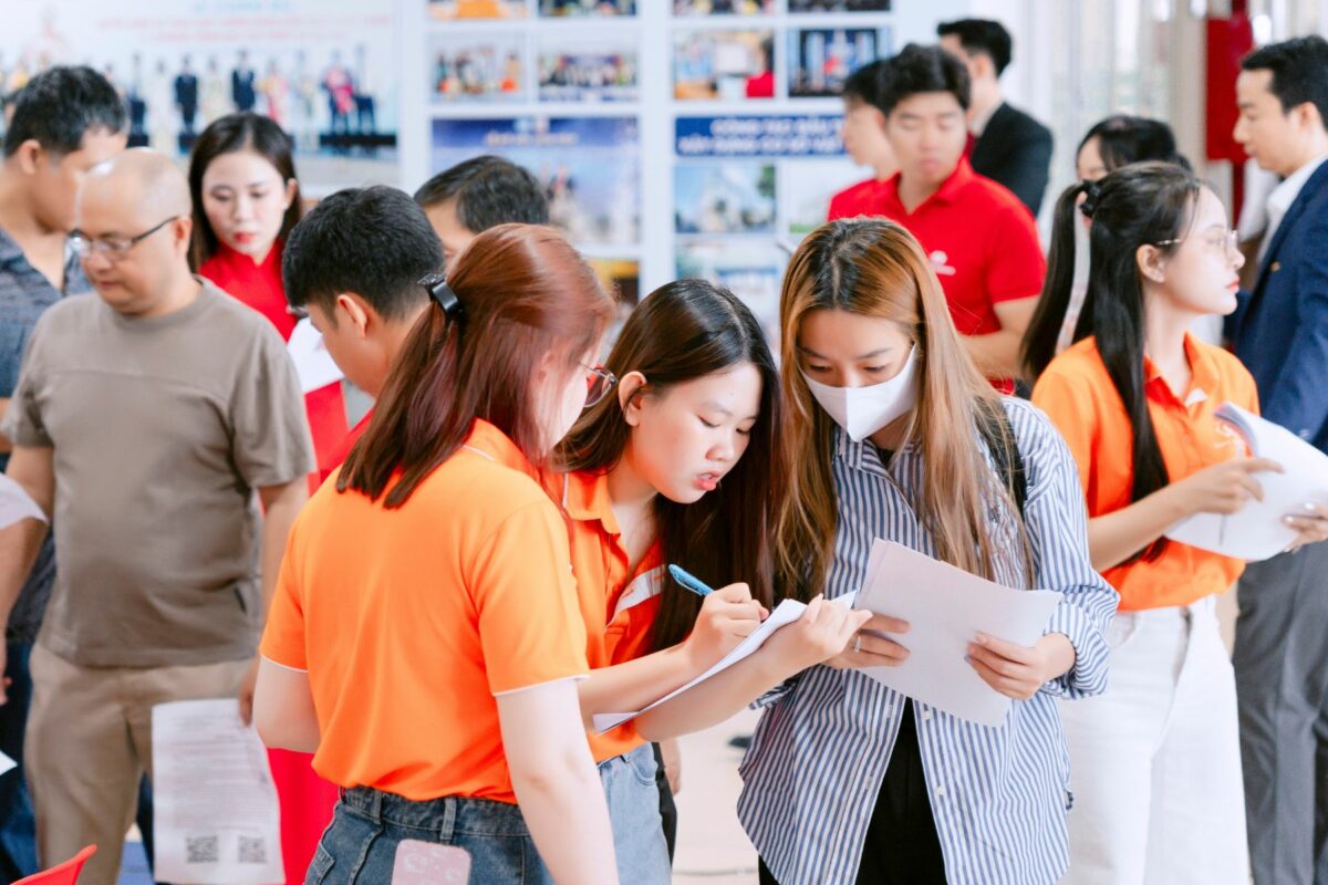 softdreams-ra-quan-15-ngay-cao-diem-dong-hanh-cung-ho-kinh-doanh-ke-khai-thue