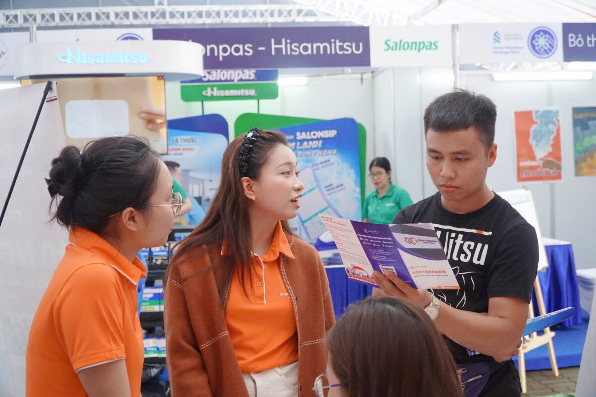 softdreams-ghi-dau-an-tai-standard-chartered-marathon-viet-nam-2025 